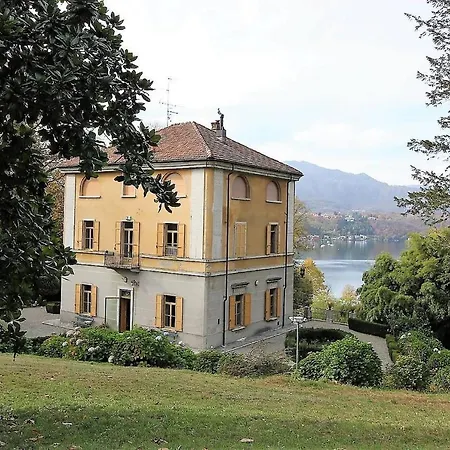 Elisa 7 Sulle Sponde Del Lago Dorta Bolzano Novarese
